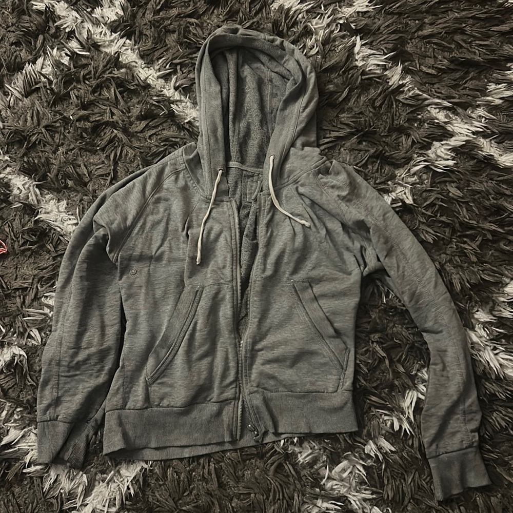 beautiful grey xs/s zip up hoodie